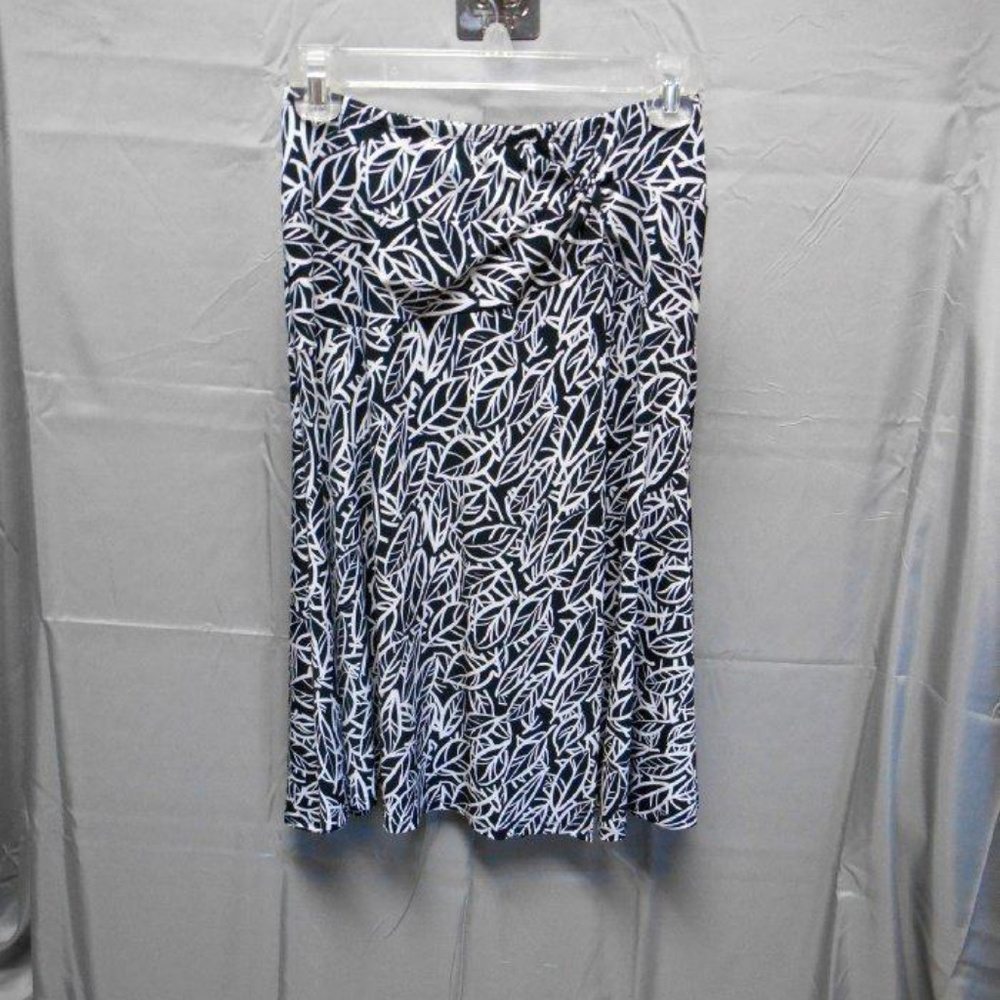 Worthington black white leaf design skirt XS